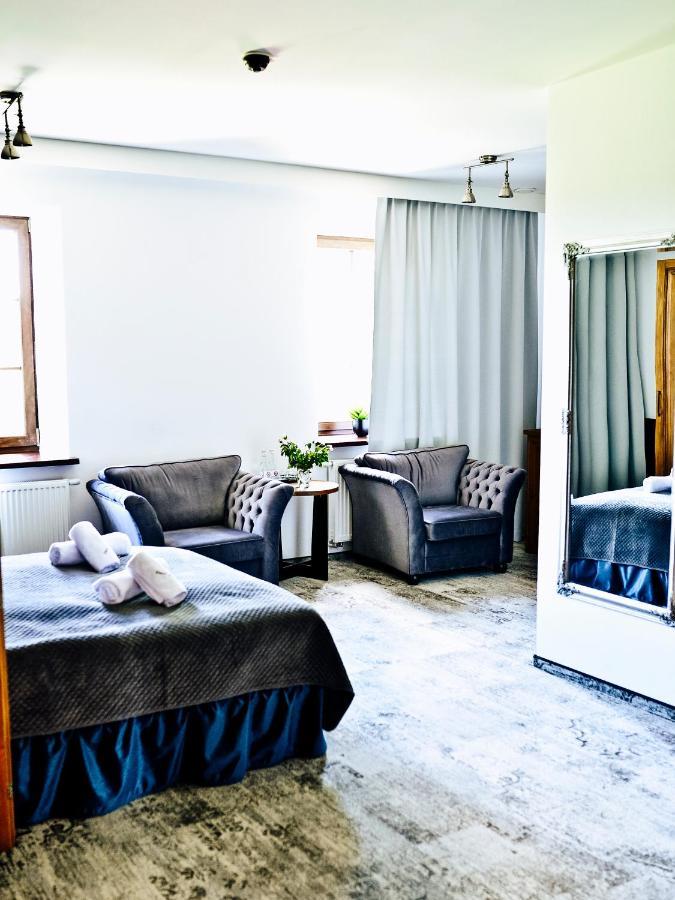 Dwor Karwacz Bed and Breakfast Przasnysz Eksteriør billede