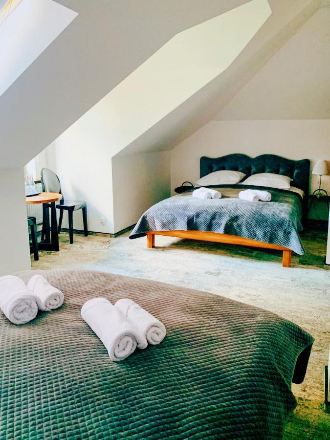 Dwor Karwacz Bed and Breakfast Przasnysz Eksteriør billede