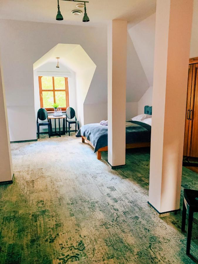 Dwor Karwacz Bed and Breakfast Przasnysz Eksteriør billede