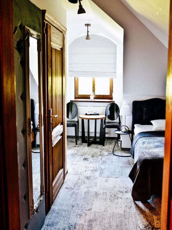 Dwor Karwacz Bed and Breakfast Przasnysz Eksteriør billede