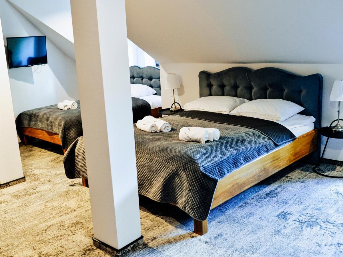 Dwor Karwacz Bed and Breakfast Przasnysz Eksteriør billede