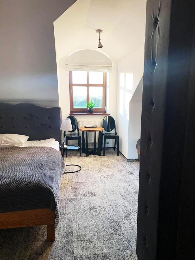 Dwor Karwacz Bed and Breakfast Przasnysz Eksteriør billede