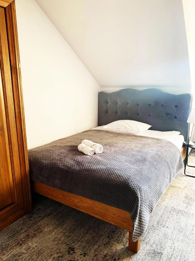 Dwor Karwacz Bed and Breakfast Przasnysz Eksteriør billede